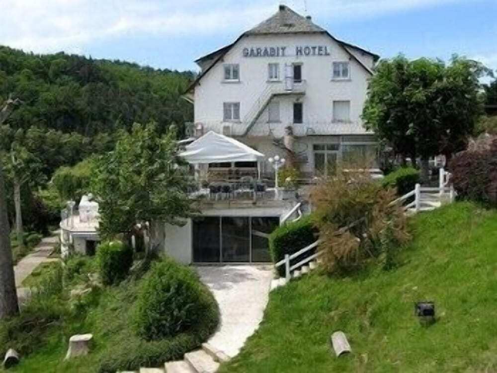 Garabit Hotel Anglards de Saint Flour Esterno foto