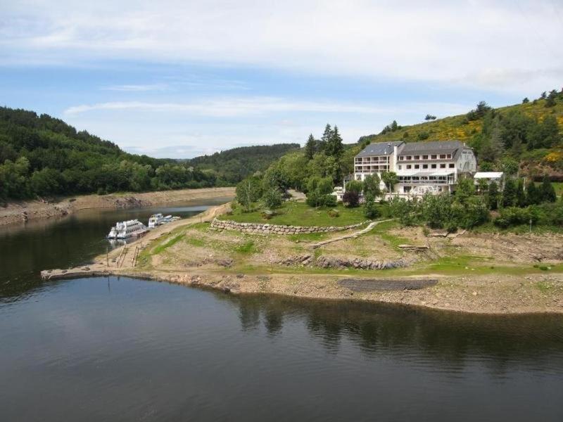 Garabit Hotel Anglards de Saint Flour Esterno foto