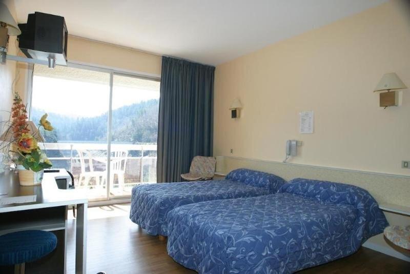 Garabit Hotel Anglards de Saint Flour Esterno foto
