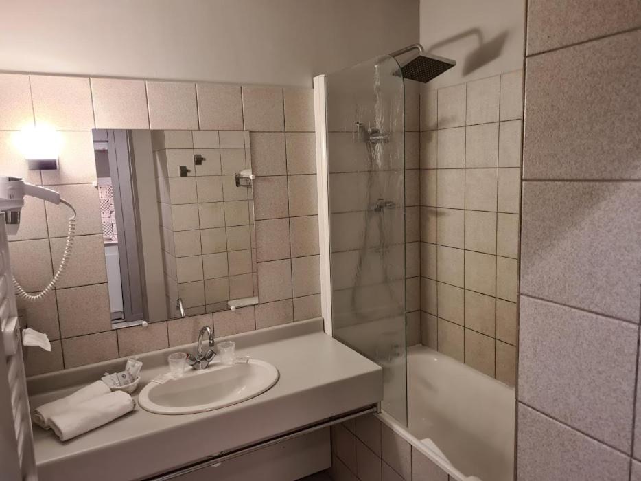 Garabit Hotel Anglards de Saint Flour Esterno foto