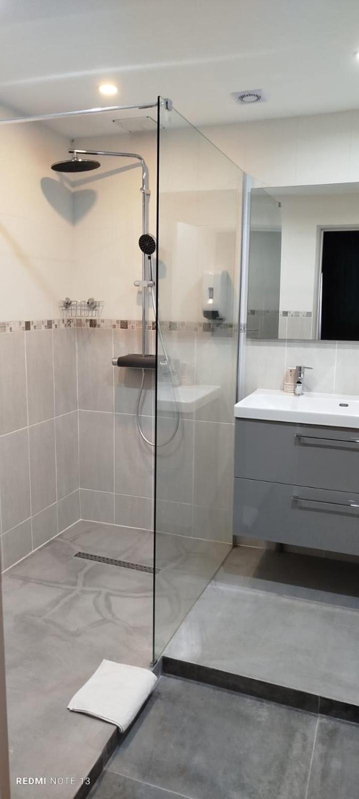 Garabit Hotel Anglards de Saint Flour Esterno foto